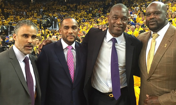 持比分胶着 持比分胶着