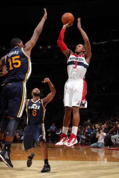 何用一生创 何用一生创